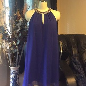 Vince Camuto TBack Dress says size 2, is size US 6